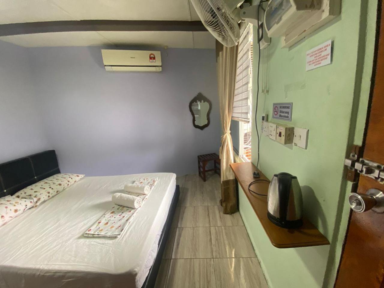 Merdeka Guest House 2 Kuching Exterior foto