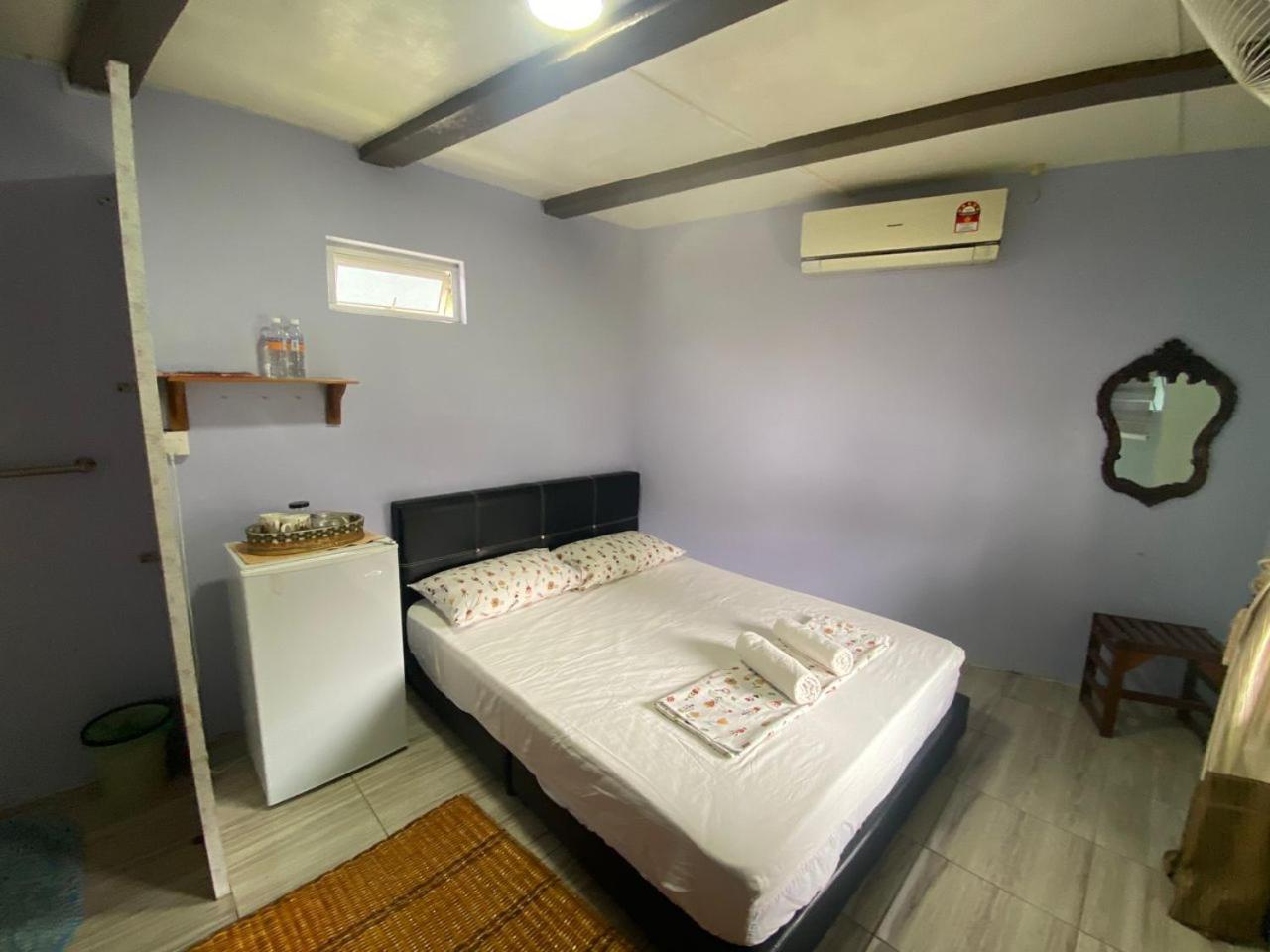 Merdeka Guest House 2 Kuching Exterior foto